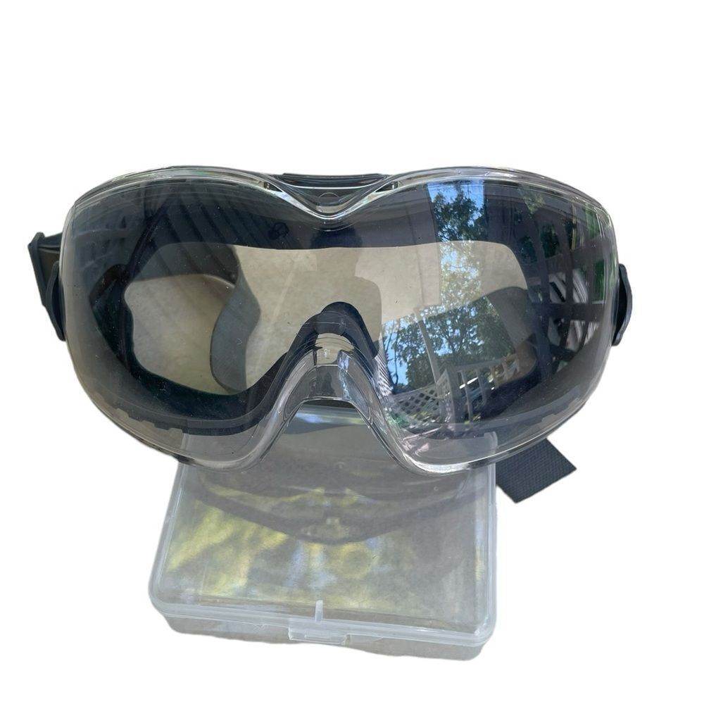 UVEX Lab Goggles - Picture 8 of 8